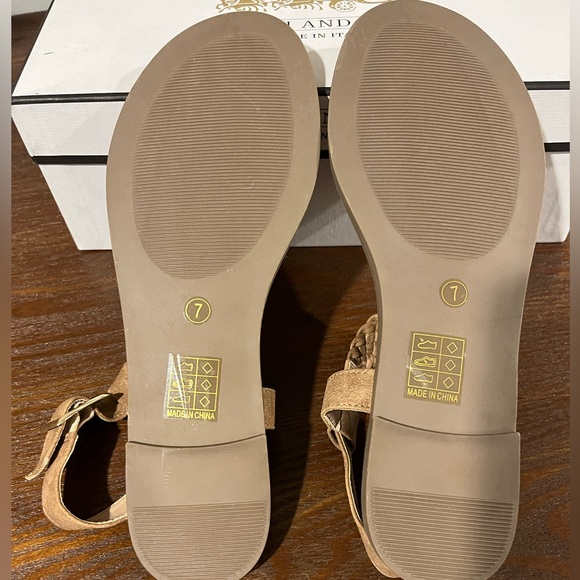 Women's Tan Sandal - size 7 Excellent condition! - Picture 5 of 7